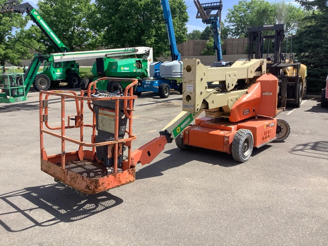 2005 JLG E400AN 2WD Electric Articulating Boom Lift