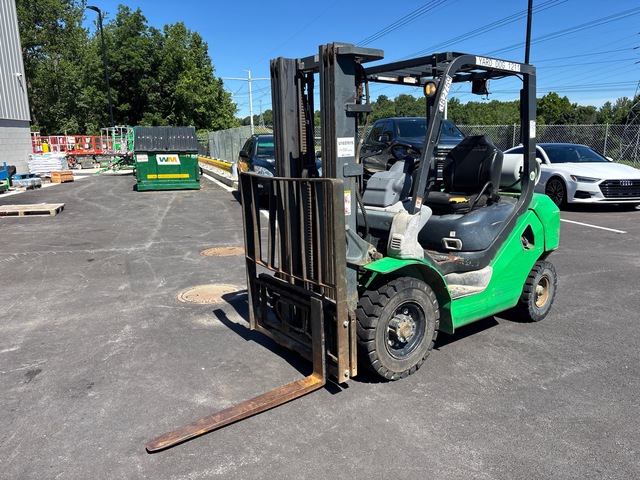 2011 Komatsu FG25T-16 4650 lb Pneumatic Tire Forklift