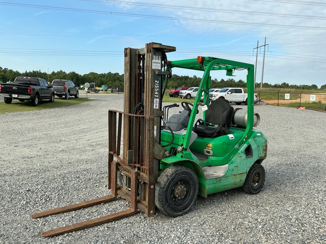 2007 Komatsu FG25T-16 4650 lb Pneumatic Tire Forklift
