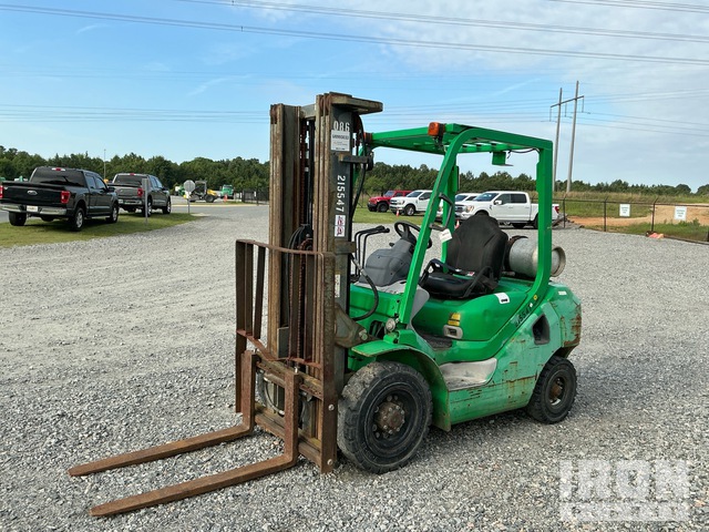 2007 Komatsu FG25T-16 4650 lb Pneumatic Tire Forklift