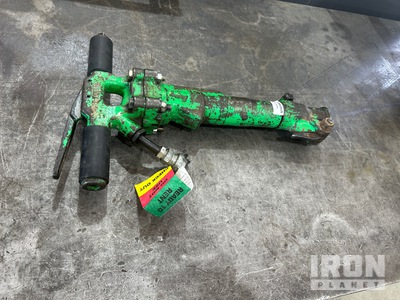 2023 APT M117 Pneumatic مهدم البنية