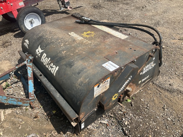 2015 Bobcat 60 in Skid Steer Sweeper 2015 Bobcat 60 in Skid Steer Sweeper