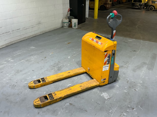 2020 Jungheinrich EJE120 4500 lb Electric Pallet Jack