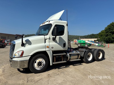 2019 Freightliner Cascadia 125 6x4 T/A Day Cab Truck Tractor