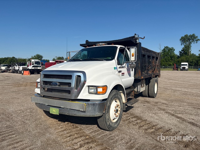 2006 Ford F-750 XL 4x2 S/A Dump Truck