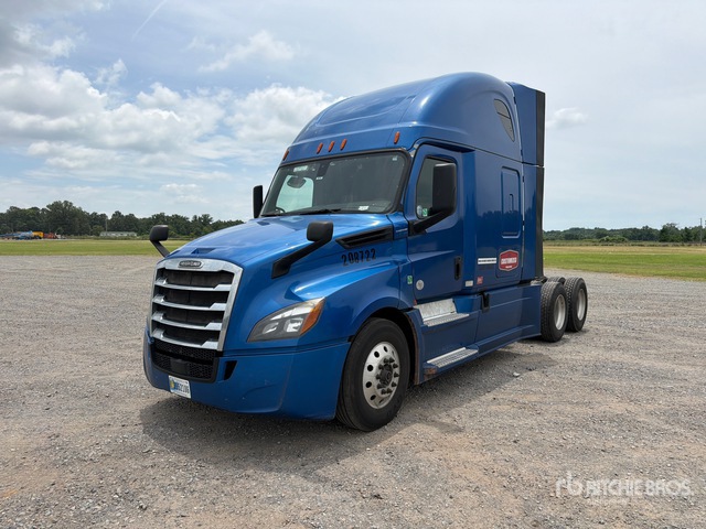 2020 Freightliner Cascadia 126 6x4 T/A Sleeper Truck Tractor