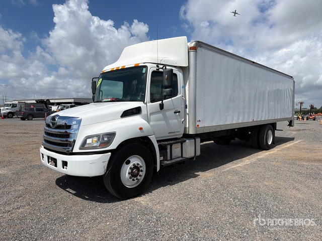 2020 Hino 338 4x2 Van Truck