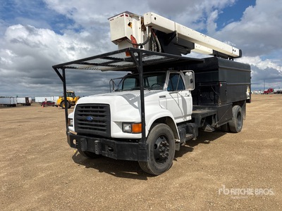 Versalift on 1995 Ford F-800 4x2 Forestry Chipper Body Bucket Truck