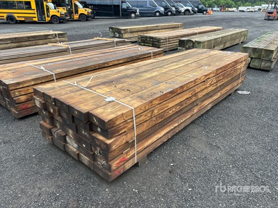 Quantity of (30) Quantity of Creosote Timbers 4 x 10 Tablas de madera