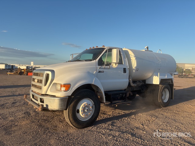 2007 Ford F-750 XL 2000 gal 4x2 Water Truck