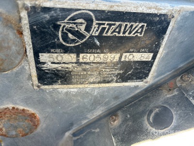 1990 Ottawa YT50 4x2 Spotter Truck