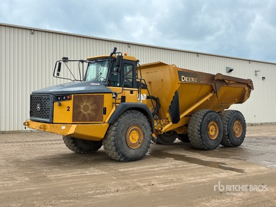 2013 John Deere 460E Camion à benne articulé