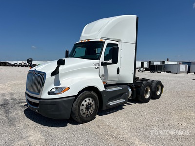 2021 International LT625 6x4 Cabeza Tractora Cabina Corta