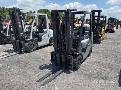 Nissan MCPL02A25LV 4400 lb Pneumatic Tire Gabelstapler