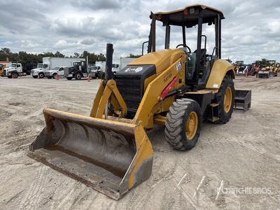 2021 Cat 415IL 4x4 を見 Landscape Loader