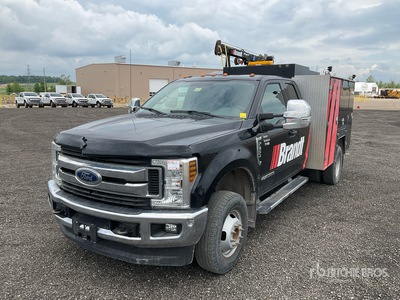 2019 Ford F-350 XLT 4x4 Extended Cab Service Truck