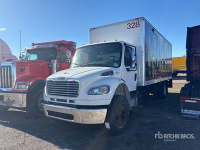 2013 Freightliner M2 106 4x2 Camion fourgon