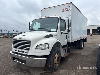 2013 Freightliner M2 106 4x2 Camion fourgon