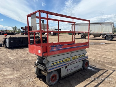 Skyjack SJII3220 Electric Scissor Lift