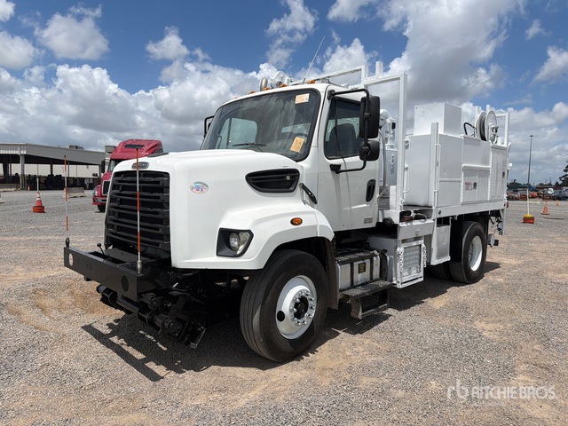 2013 Freightliner 108SD 4x2 Service Truck