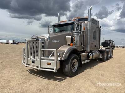2014 Kenworth T800 8x6 Tri/A Sleeper Truck Tractor