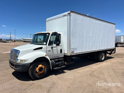 2005 International 4300 4x2 Van Truck