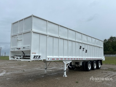 2025 BTR SLG5X40 40 ft Tri/A Silage Trailer (Unused)