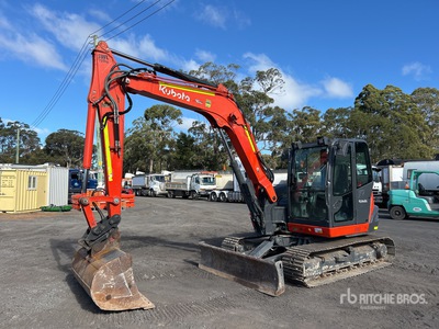 Kubota KX080-3S 油圧ショベル