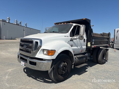 2012 Ford F-750 4x2 S/A-kiepwagen