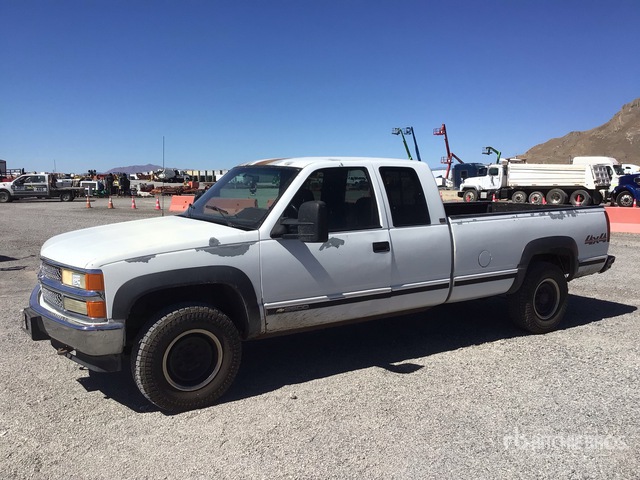 1994 Chevrolet 2500 4x4 Extended Cab Pickup