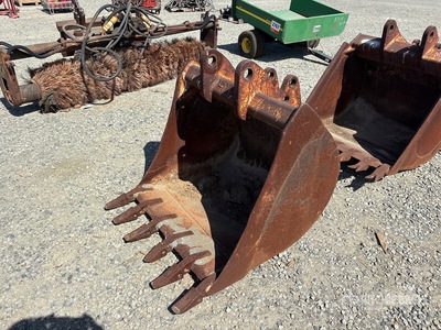 36 in Digging Backhoe Rear Bucket