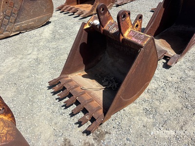 36 in Digging Backhoe Rear Bucket