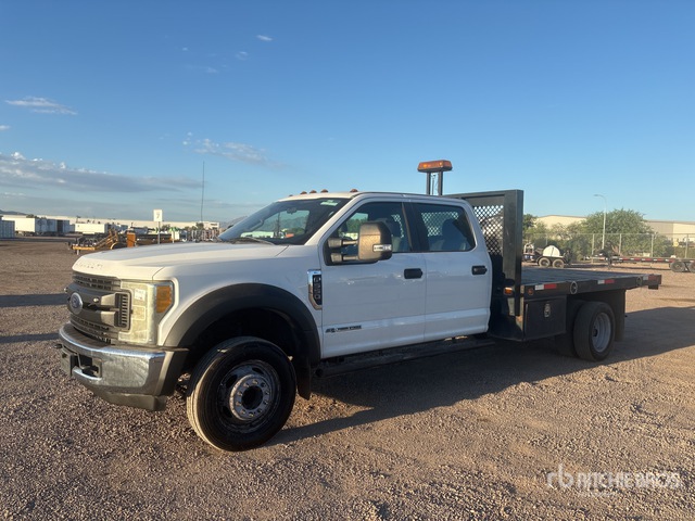 2017 Ford F-550 XL 4x2 Crew Cab Flatbed Truck
