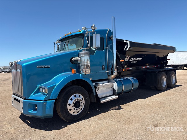 2009 Kenworth T800 6x4 T/A Dump Truck