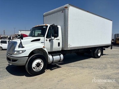 2013 International 4300 SBA 4x2 Gesloten vrachtwagen