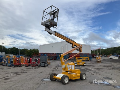 2015 Nifty-Lift HR12NDE 2WD Hybrid Articulating Boom Lift