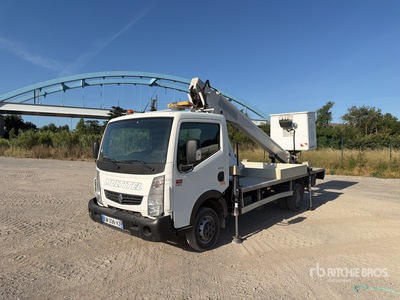 2017 Multitel Alu 160 16 m on 2017 Renault Maxity DTI130 4x2 Camion Nacelle Camion Nacelle