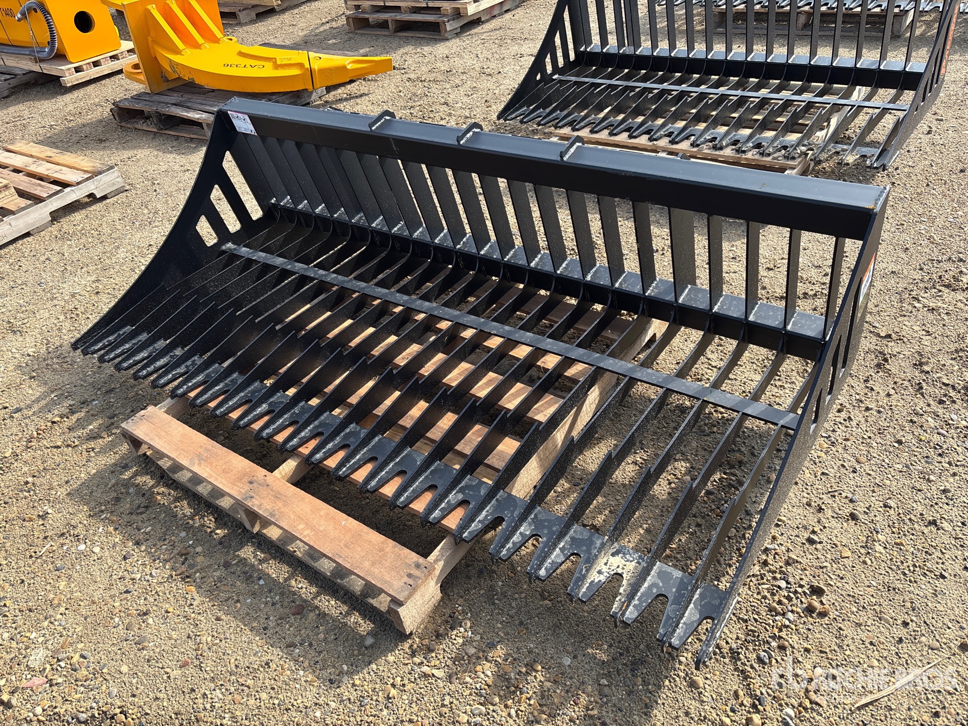 2026 PABREAK MPB-232 80 in Skeleton Skid Steer Bucket (Unused)