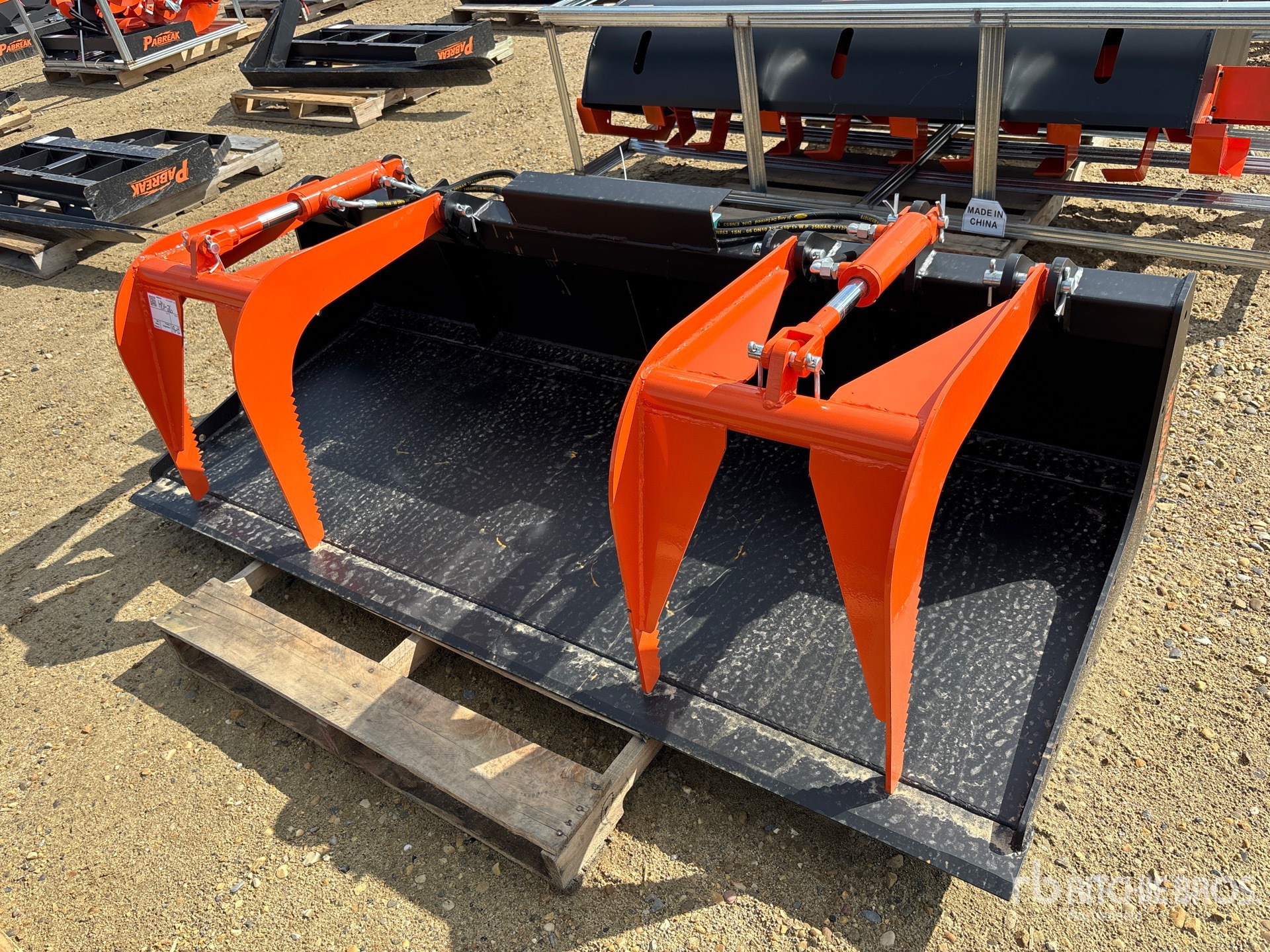 2026 PABREAK GB232 80 in Skid Steer Grapple Bucket (Unused)
