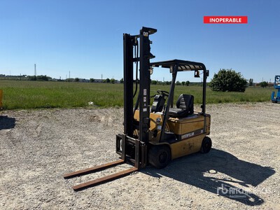 2004 Cat EP20KC Montacargas Eléctrico (Inoperable)
