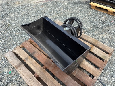 2026 GIYI GY-D3T 32 in Hydraulic Tilting Excavator Bucket (Unused)