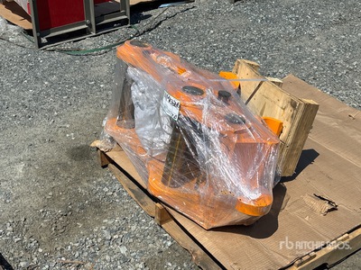 2026 GIYI Quick Coupler - Fits Cat 320 (Unused)