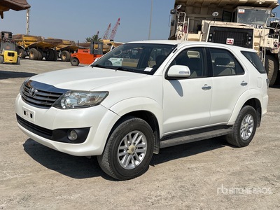 2014 Toyota Fortuner SR5 4x4 SUV