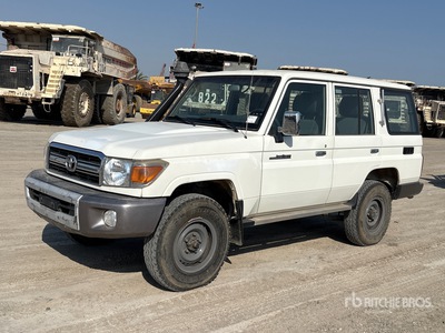 2015 Toyota Land Cruiser LX 76L 4x4 SUV