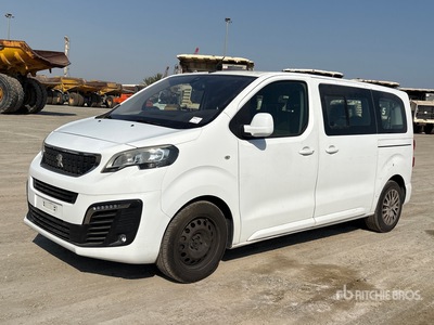 2018 Peugeot Traveller Minicamioneta