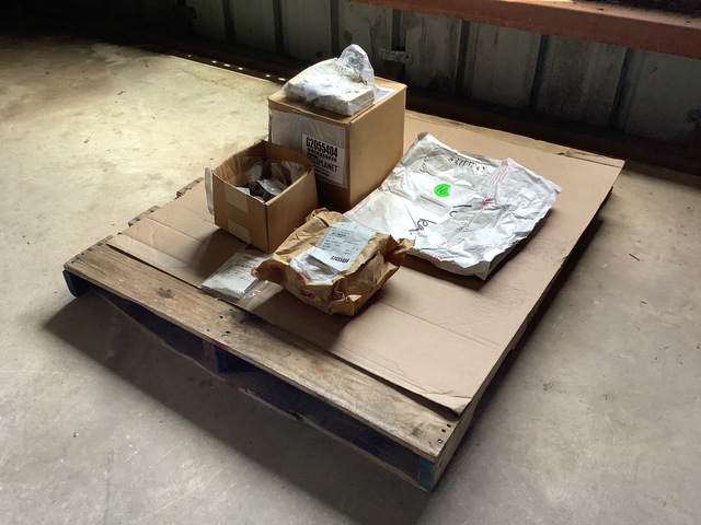 (1) Sleeve Bushing, (15) Quick Disconnect Coupling Halves & Assorted Items