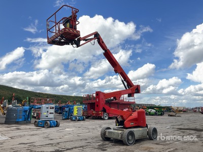 2012 JLG M450AJ 2WD Hybrid Articulating Boom Lift