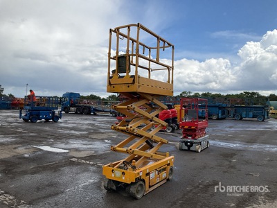 2013 Haulotte COMPACT8 Electric Elevador de tijera