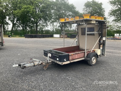 2001 Nissen A3H\L-01-130 Traffic Safety Trailer