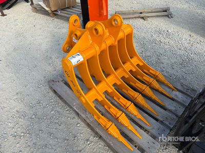 2026 GIYI Bucket and Excavator Rake (Unused)